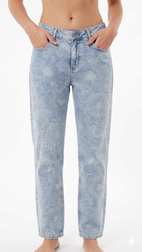 IMG_2620 Jean Straight Ushuaia Floral – Denim Celeste Ácido